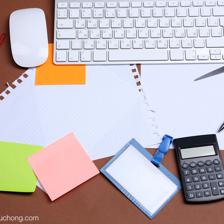 办公桌必备 文具配件、键盘与纸张的合理布局